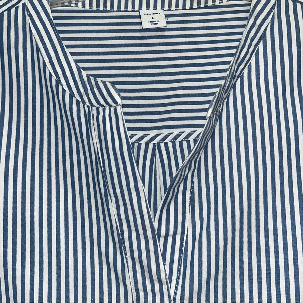 OLD NAVY Pinstripe Shirt With Bows On Sides - Picture 3 of 7